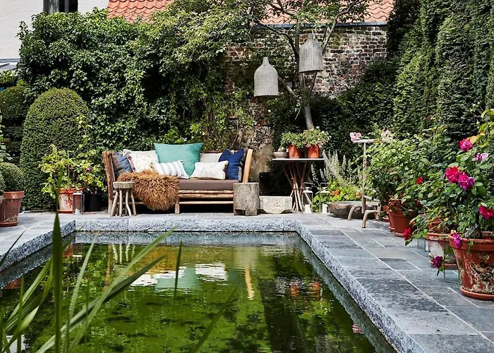 Maison Fred Luxury SuitesBed and Breakfast