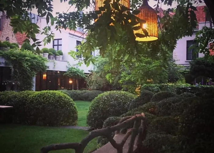 Maison Fred Luxury SuitesBed and Breakfast